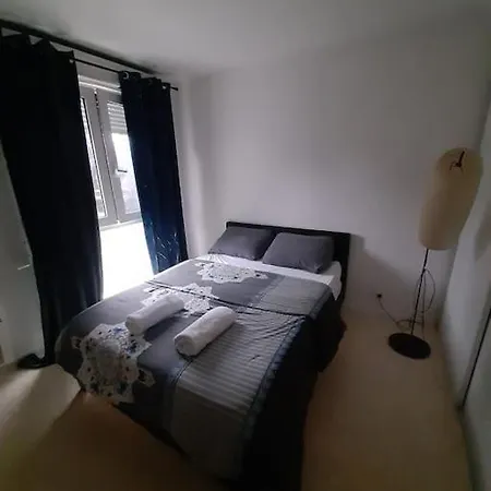 T2 Tres Propre Apartment *